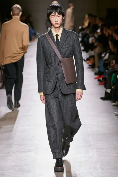 Look 5